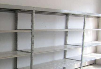 如何計算一個倉庫能放多少貨架?